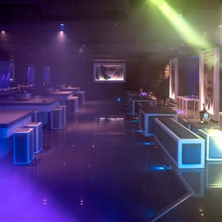 Watch Euros, Drinks & Pizza for 2 4