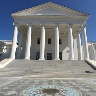 Scavenger Hunt en Downtown Richmond / Capitol Square 2