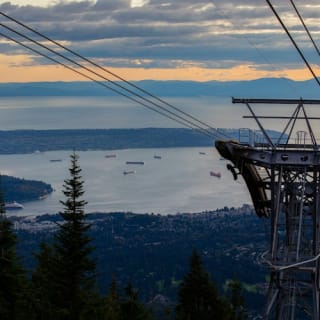 Vancouver: Scenic Twilight Tour with Capilano Park and Grouse Mountain 19