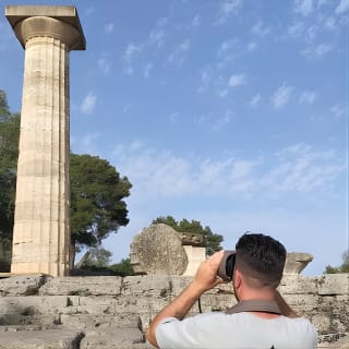 Olympia Walking Tour with Virtual Reality Glasses 9