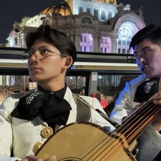 Mariachi Night Tour: Erkunde die Stadt im Capital Bus 2