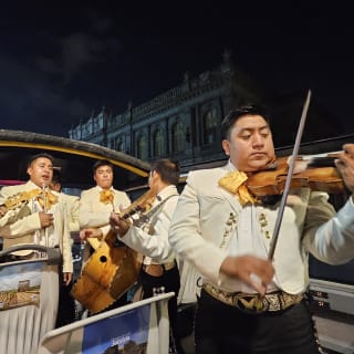 Mariachi Night Tour: Erkunde die Stadt im Capital Bus 5
