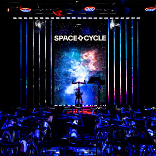 Space Cycle - Indoor cycling immersif avec une scénographie unique 1