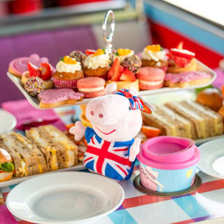 Peppa Pig Afternoon Tea London Sightseeing Bus Tour 5