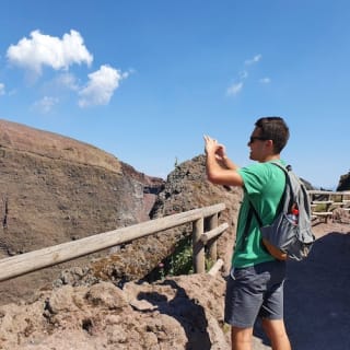 Monte Vesuvio: Salta la Coda con Tour Guidato e Trasporto da Pompei 1