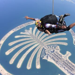 Skydive Dubai over The Palm with Photos & Video 9