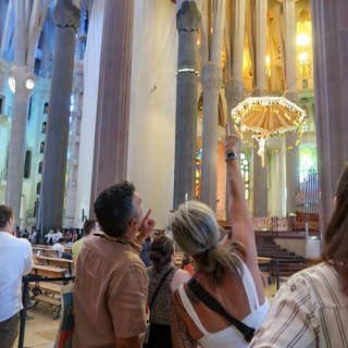 Sagrada Familia: ingresso accesso rapido + tour guidato privato 2