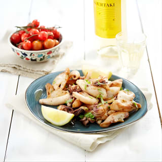 Cruise and Dine Lunch / Cape Town: Coastal Motor Cruise and 2-Course Lunch 2