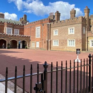 London: 20 Royal Landmarks on a Small-Group Walking Tour 16