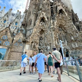 Sagrada Familia: ingresso accesso rapido + tour guidato privato 14