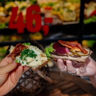 Copenhagen Private Food Walking Tour with 6 or 10 Tastings 2