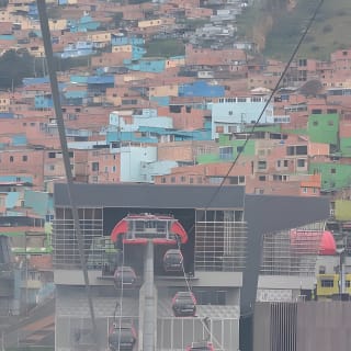 Cable car to el Paraiso, the city slum 6