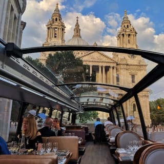Bustronome London: pranzo a 4 portate in un tour panoramico su un autobus 9