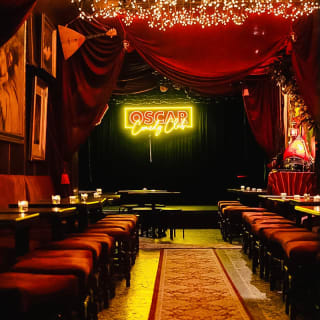 Oscar Comedy Club: the best in stand-up comedy in a legendary setting 1