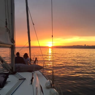 Passeio de veleiro pela Lisboa antiga ou ao pôr do sol 3