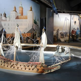 City Hall, Old Town & Vasa Museum - all-in-1 guided experience 5