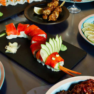 Buffet brunch à volonté et tables tactiles interactives avec plus de 20 jeux 1