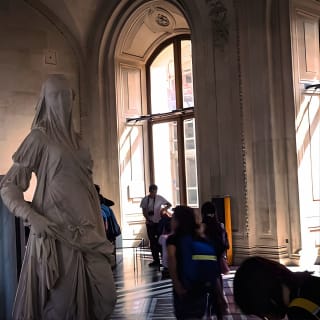 Visite de Paris : Déjeuner à la Tour Eiffel, croisière en bateau et visite du Louvre 23