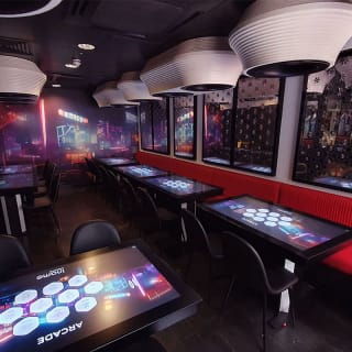 Buffet brunch à volonté et tables tactiles interactives avec plus de 20 jeux 4