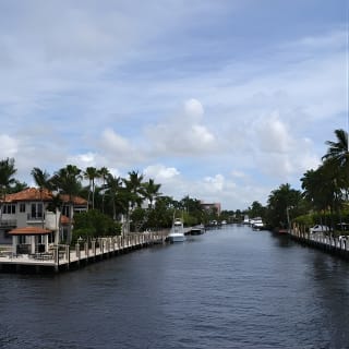 Venice of America Tour | Millionaire's Row | Complimentary Drinks 7