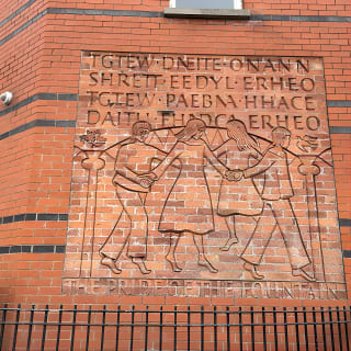 Derry/Londonderry-Street Art and Murals Walking Tours 4