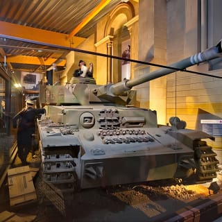 Pointe du Hoc,Omaha Beach, cimetière américain - Excursion d'une journée de Paris en Normandie 7