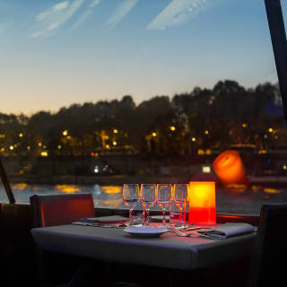 Croisière Déjeuner à bord des Bateaux Parisiens 2