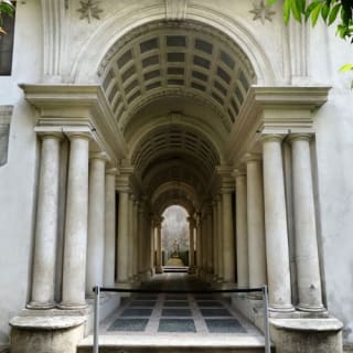 Visita la meravigliosa Galleria Spada 1
