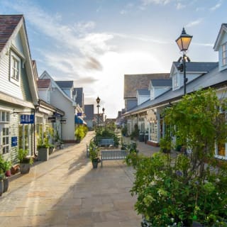 Bicester Shopping Village: Escorted Express Tour 3