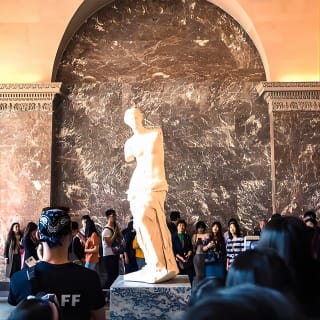 Visite de Paris : Déjeuner à la Tour Eiffel, croisière en bateau et visite du Louvre 24