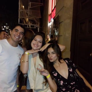 Barcelona Social Night Out: 3 Bars and Club Entry 3