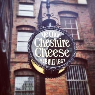 Recorrido por los bares más espeluznantes de Londres 4
