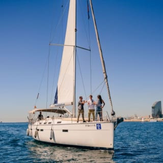 Passeggiata in veliero condiviso di 1 ora a Barcellona 3