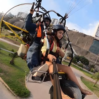 Vuelos en parapente sobre la Costa Verde de Lima 7