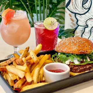Bottomless Fridays at Hubbard Inn 1