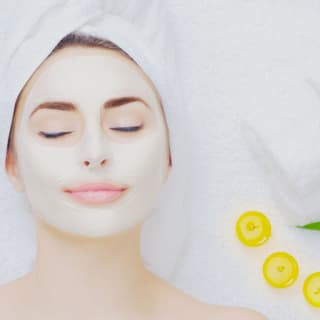 Massagem de aromaterapia e tratamento facial na Clínica Sorria 1
