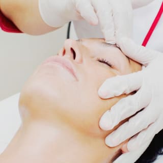 Massagem de aromaterapia e tratamento facial na Clínica Sorria 4