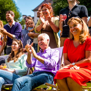Il est temps d’en rire : festival de stand-up en plein air 5