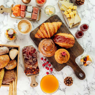 Special Epiphany Brunch at El Jardín de Diana at Hyatt Centric Madrid Hotel 5* 1