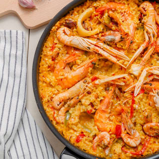 Learn how to make Spanish Paella! 1