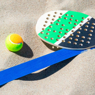 Aula de Beach Tennis + Kit Oazi 1