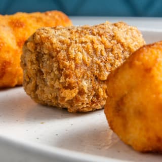 Dos cervezas o vinos y croquetas en La Catorce 1
