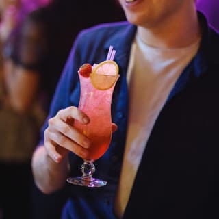 Crazy Golf and Bombay Bramble Cocktail at Birdies Battersea! 4
