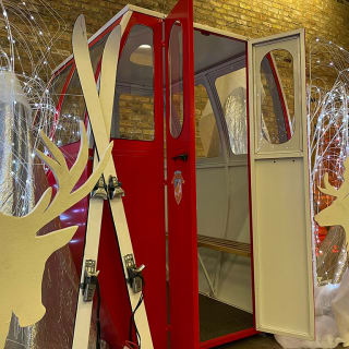 Blitzen’s Holiday Pop-Up: Winter Market, Themed Drinks & Photos 4
