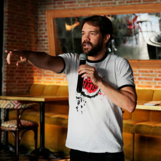(Agotado) Menú con show de comedia improvisada con Juan Dávila en La Sobremesa de Frangelico 1
