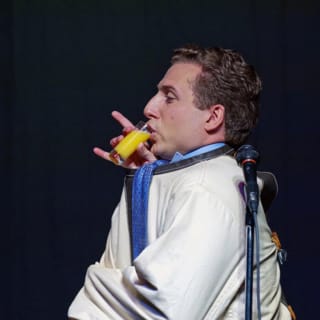 Illusionist Matt Roberts Mixes Comedy & Magic! 3