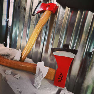 Beer  'n'  Axe Throwing session 2