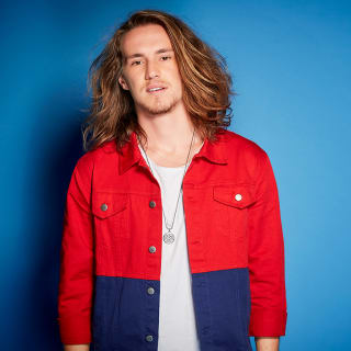 "Ô sol vê se não esquece e me ilumina": Vitor Kley ao vivo 1
