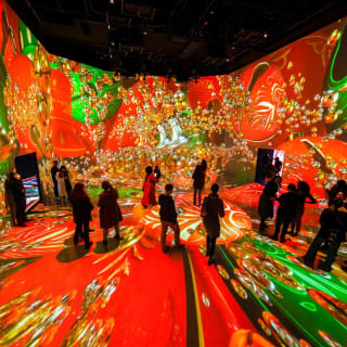 ARTECHOUSE: Spectacular Factory - The Holiday Multiverse 1