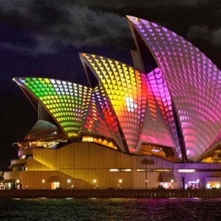 VIVID Sydney Landmark Cruise with food & bottomless drinks! 1